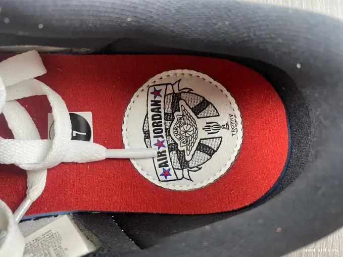 'RED BLACK' LOW 1 X JORDAN AIR OG ROOM TROPHY FN0432-017 0528
